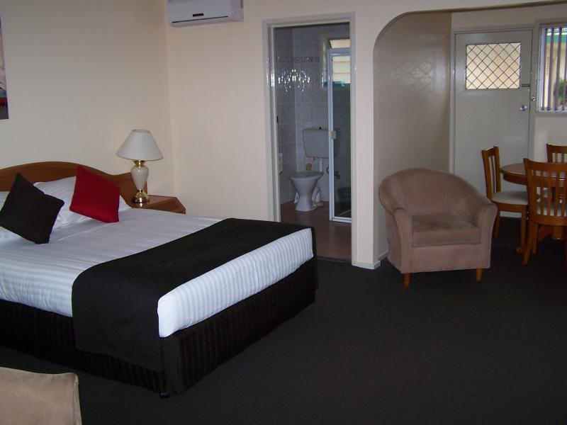 Mcnevins Maryborough Motel Exterior photo